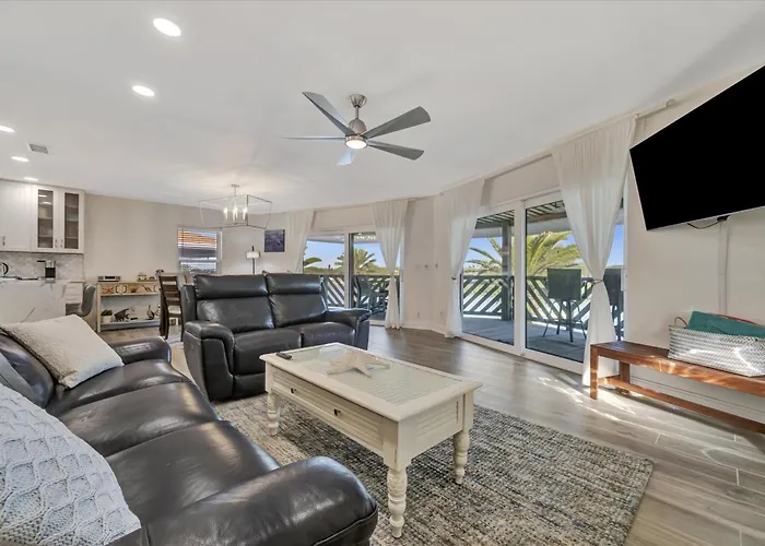Beachfront 3b Family Waterview With Large Balcony Ferienhaus